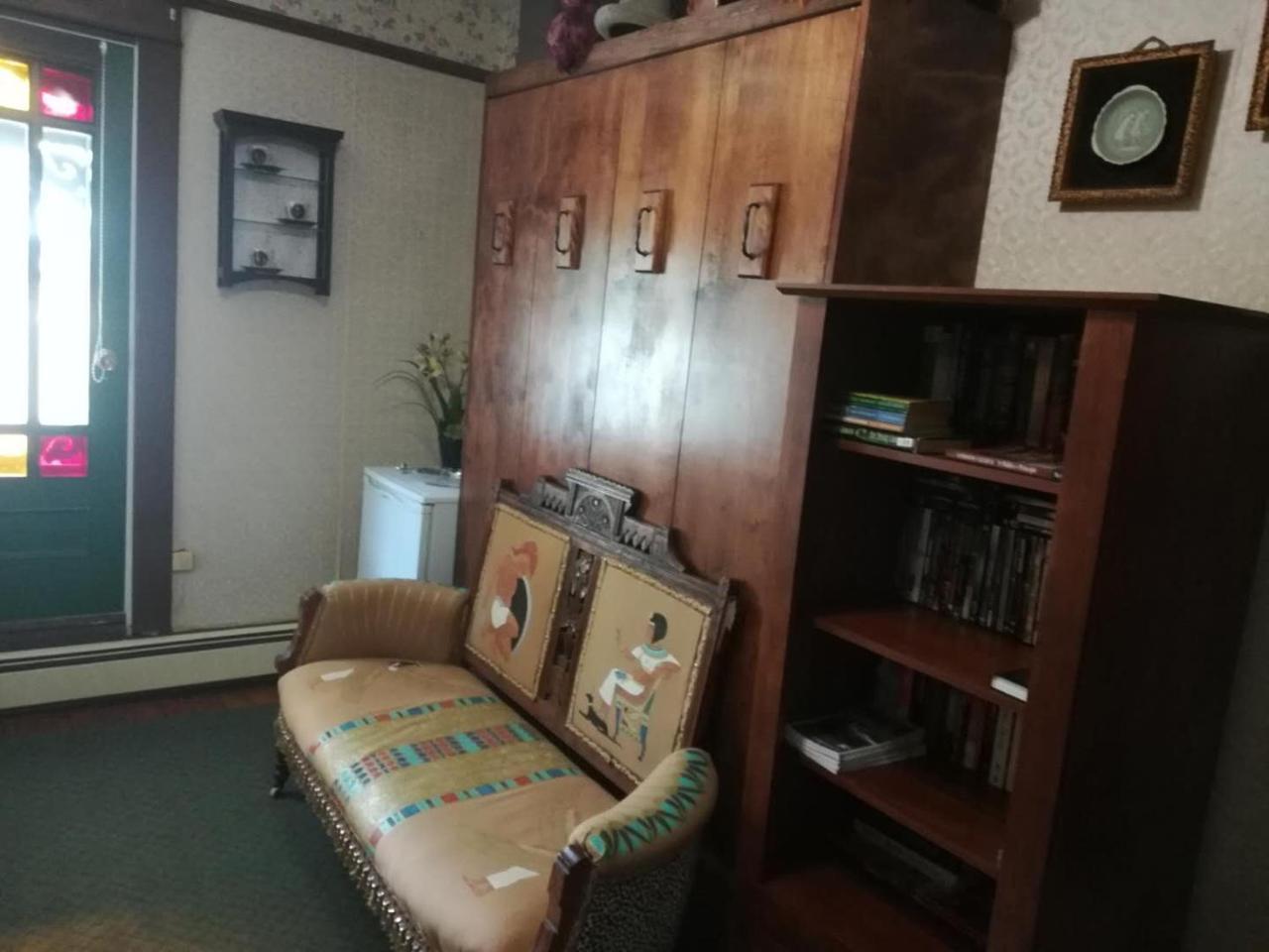 Colonial Charm Inn 夏洛特敦 外观 照片